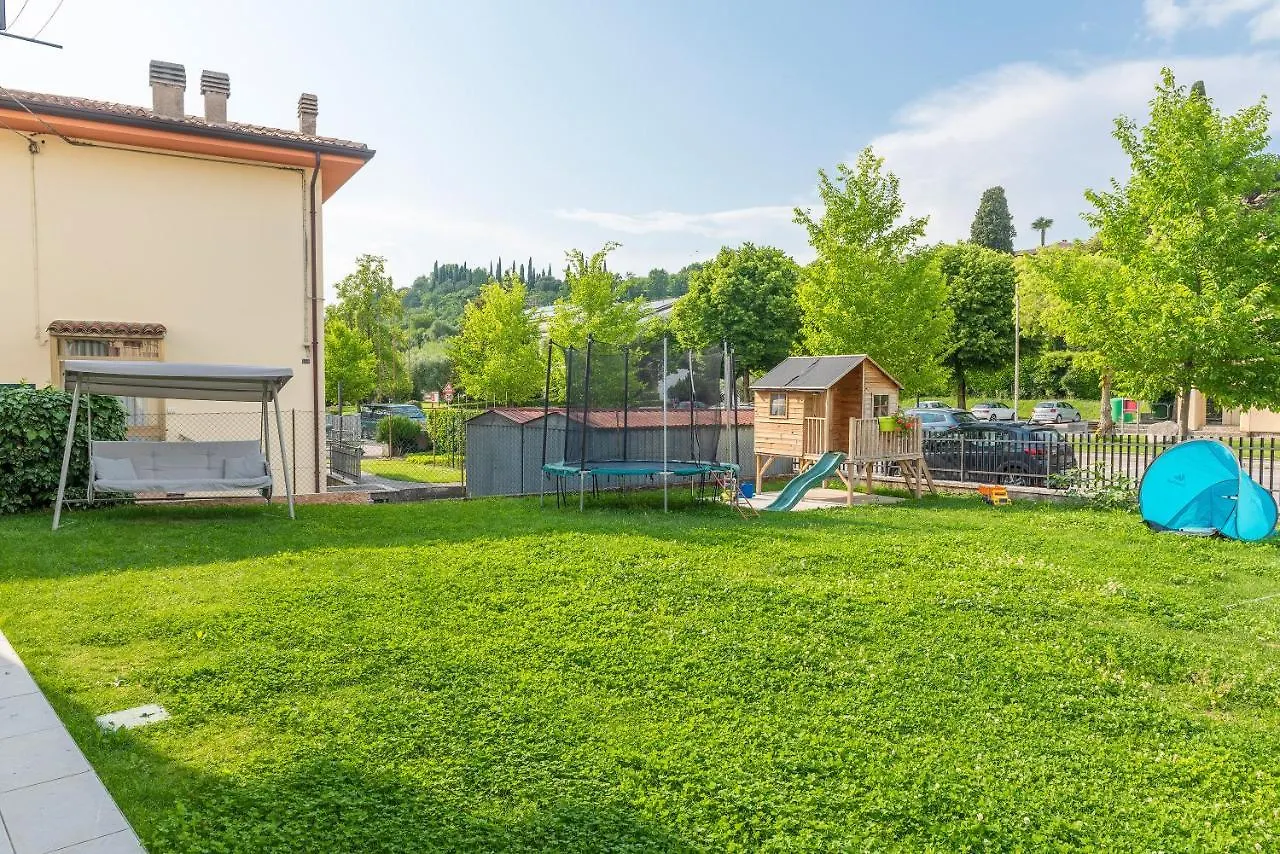 Villa Rosetta & Romeo Family Apartment Costermano