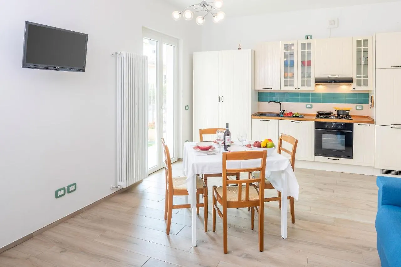 Villa Rosetta & Romeo Family Apartment Costermano